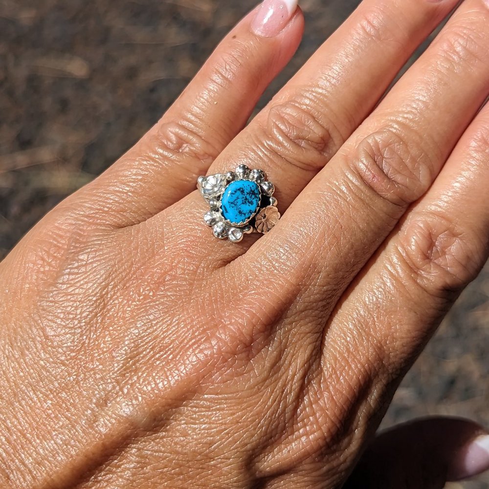 Navajo Ring Kingman Turquoise Handcrafted Native American Jewelry Sz 7.5US**